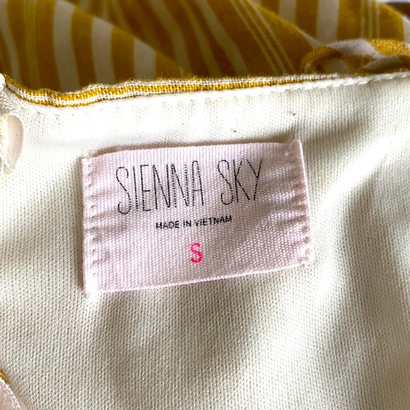 Yellow and white striped romper - Picture 4 of 4